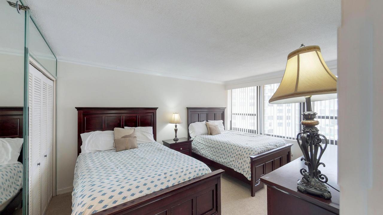 The Alexander: Miami Beach Room photo