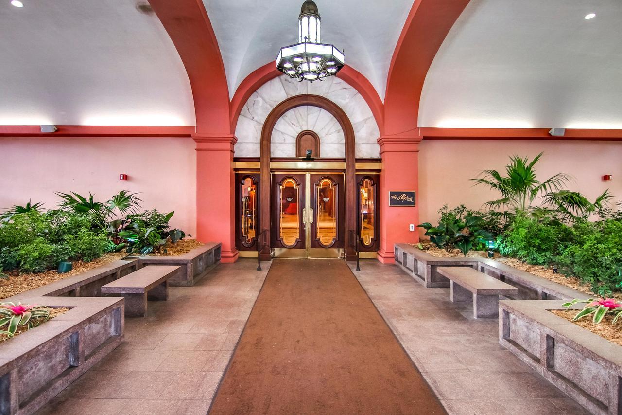 The Alexander: Miami Beach Room photo