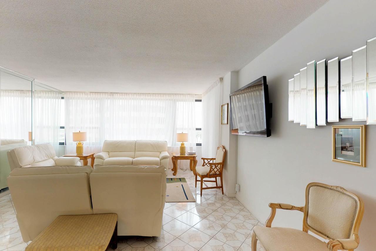 The Alexander: Miami Beach Room photo
